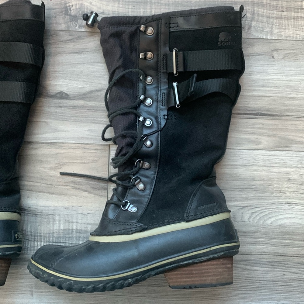 Sorel Black Lace-Up Waterproof Winter Boot